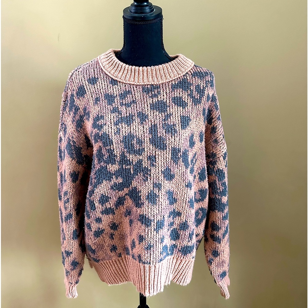 American Eagle Aerie Women’s crew neck leopard print sweater